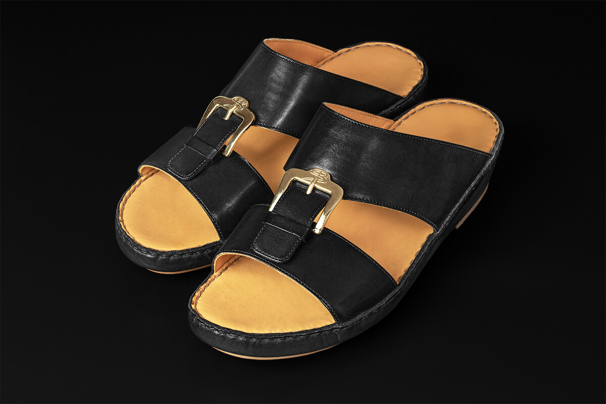 Shop Mister Duchini Textured Slip-On Arabic Sandals Online | Splash Saudi